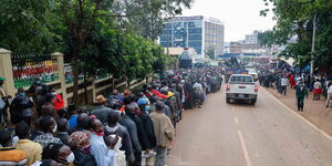 Kenyans Queue for jobs in Kisii town